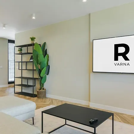 R-Varna Luxury Suites וארנה