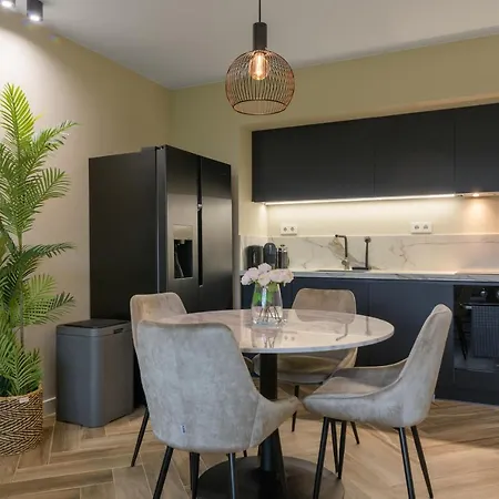R-Varna Luxury Suites * וארנה