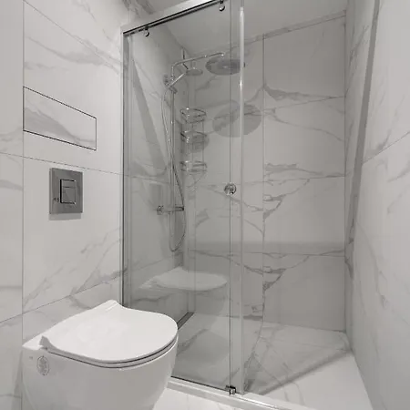 R-Varna Luxury Suites וארנה